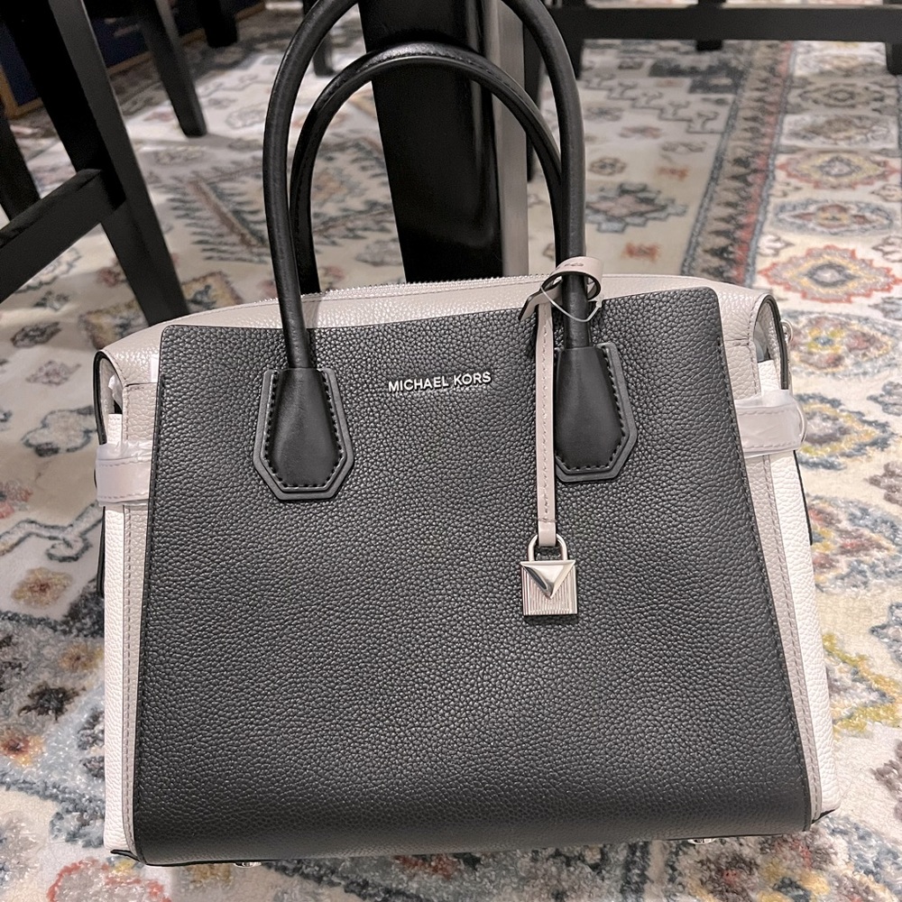 New Michael Kors Mercer Medium Tri-Color Pebbled Leather Belted Satchel ✨